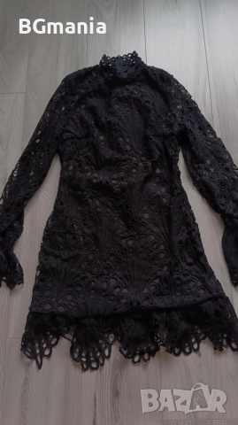 Дантелена  елегантна черна рокля с висока яка дълъг ръкав размер М-Л, снимка 8 - Рокли - 51946896