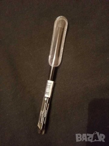 Четка за грим Calvin Klein , снимка 2 - Декоративна козметика - 30674883