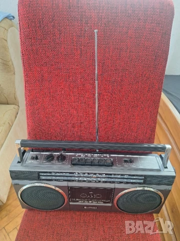 Радиокасетофон HITACHI TRK-6830E, снимка 2 - Радиокасетофони, транзистори - 50671603