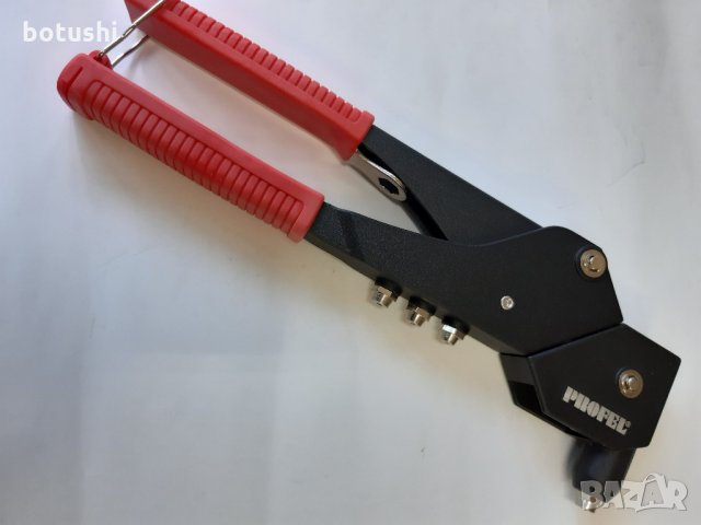 Нитачка с въртяща глава