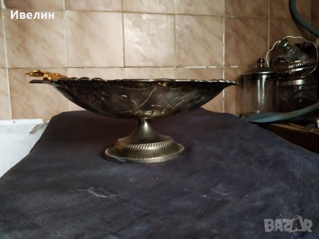 позлатена метална купа в стил арт деко, снимка 2 - Антикварни и старинни предмети - 29571155