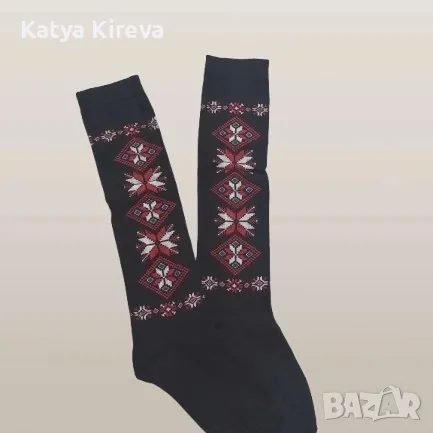 Чорапи с народни мотиви, снимка 5 - Дамски чорапи - 48759820