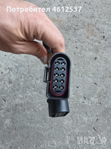 Оригинални букси за фаровете на Фолксваген Голф/Бора/Ауди/Сеат/Шкода 1J0973735, снимка 3 - Части - 51954072