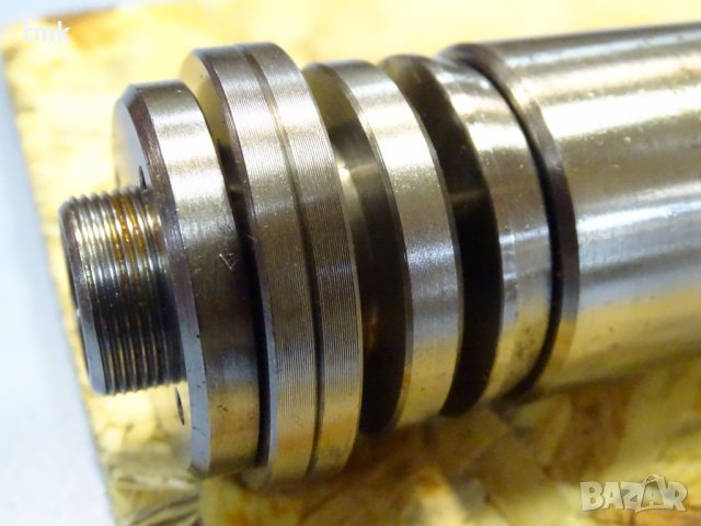 шпиндел за шлайф DKF 3.4-3/1 Ø40mm TGL4870, снимка 3 - Резервни части за машини - 37033507