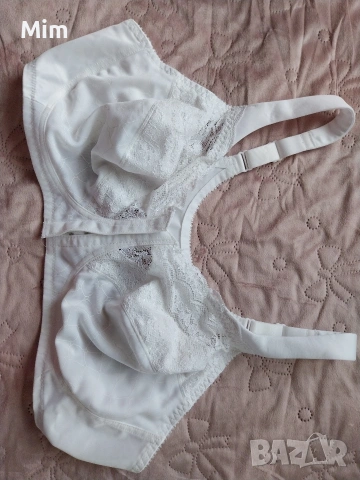 Triumph 100 C Бял дантелен сутиен с предно закопчаване , снимка 7 - Бельо - 53908956