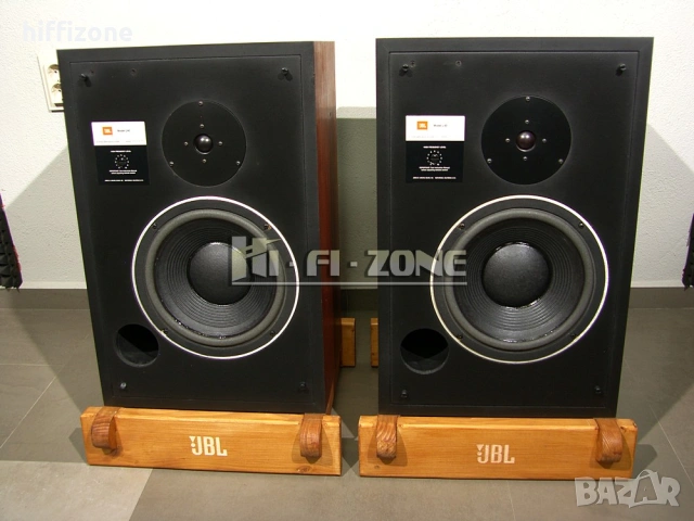 ТОНКОЛОНИ Jbl model l40