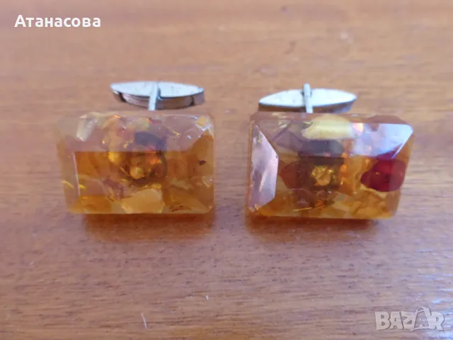 Кехлибарени бутонели копчета за ръкавели СССР 1970 г, снимка 2 - Антикварни и старинни предмети - 50046768