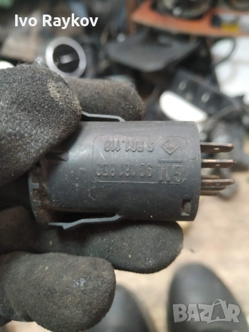 Бутон аварийни Опел Кадет 1984-1991 Opel Kadett 90181853 , снимка 4 - Части - 53905563