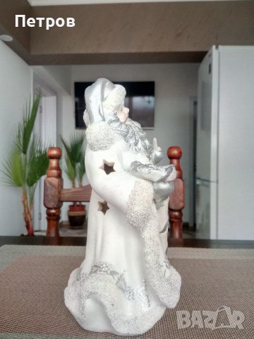 Продавам стилна и красива фигурка-свещник на Дядо Мраз .Керамика., снимка 3 - Колекции - 39735821