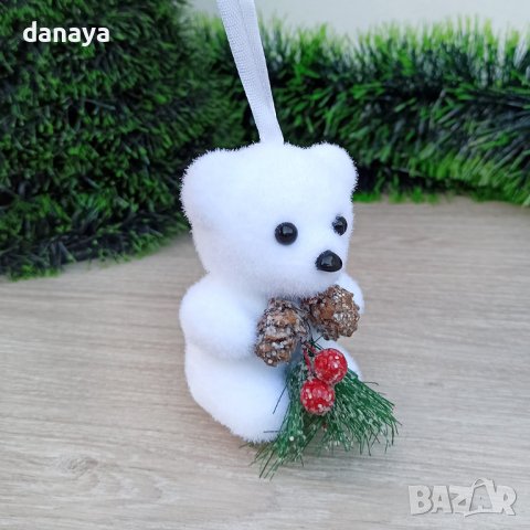 3389 Коледна фигура за окачване Мече с шишарки, 9 см, снимка 3 - Декорация за дома - 39086767