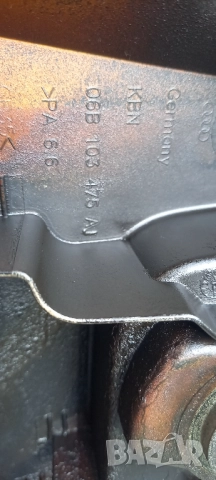 Капак клапани Audi A4 B6 2.0 бензин, снимка 2 - Части - 51631259