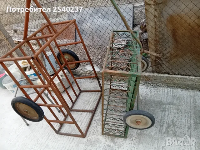 Продавам две колички