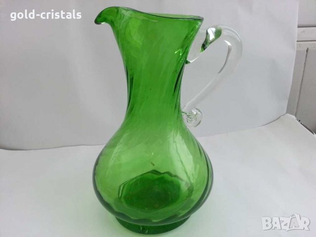 Стара стъклена кана цветно зелено стъкло