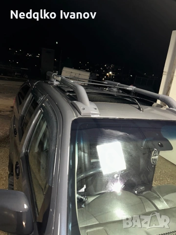 Nissan Navara 2.5 dCi 4x4 – Пълен пакет, хардтоп, снимка 8 - Автомобили и джипове - 53930046