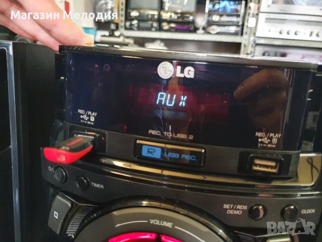 Аудиосистема LG CM4320 с две тонколони. Системата има радио, диск чете mp3, usb - 2бр., aux. Прави з, снимка 4 - Аудиосистеми - 42834103