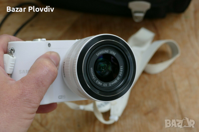 фотоапарат фотокамера Samsung NX1000 обектив 20-50мм, снимка 4 - Фотоапарати - 36553702