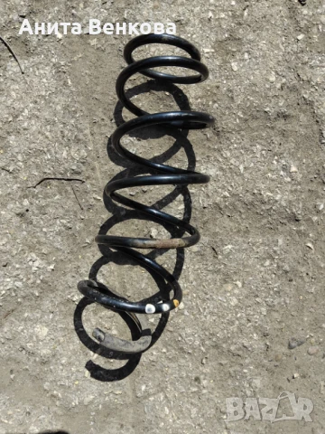 Продавам предна пружина за Peogeot 207, снимка 2 - Части - 51252542