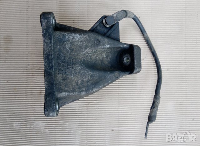 лапа държач Audi , снимка 3 - Части - 37045624