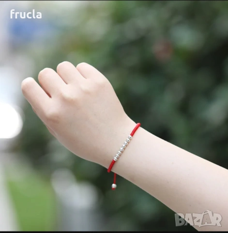 Червен Конец Със сребърни топчета против уроки, снимка 2 - Колиета, медальони, синджири - 53355045