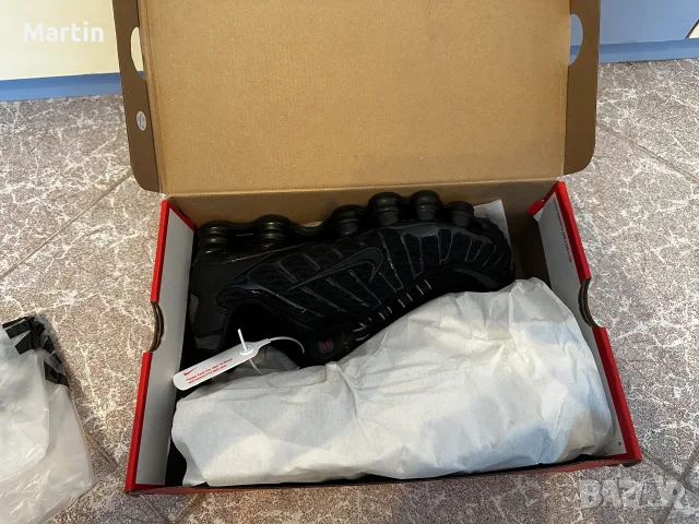 Nike Air Max Shox - НОВИ, снимка 6 - Маратонки - 56322485