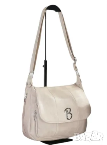 Дамска чанта с елегантен дизайн и функционалност, снимка 8 - Чанти - 50160692