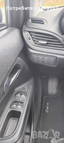 Продавам чудесен Fiat Tipo Cross Turbo, снимка 9 - Автомобили и джипове - 52165101