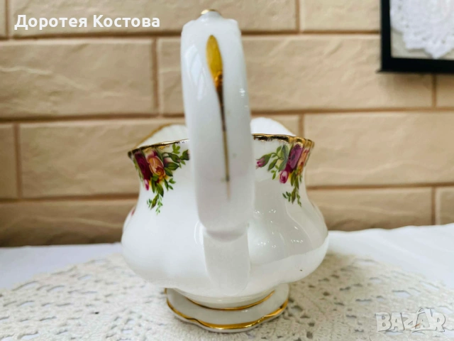 ROYAL ALBERT красива голяма сосиера от Англия, снимка 7 - Антикварни и старинни предмети - 54337324