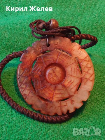 СТАР ТРАДИЦИОНЕН ТИБЕТСКИ НЕФРИТЕН МЕДАЛЬОН РЪЧНО ДВУСТРАННО ОРНАМЕНТИРАН ЕТНО НАКИТ 26120