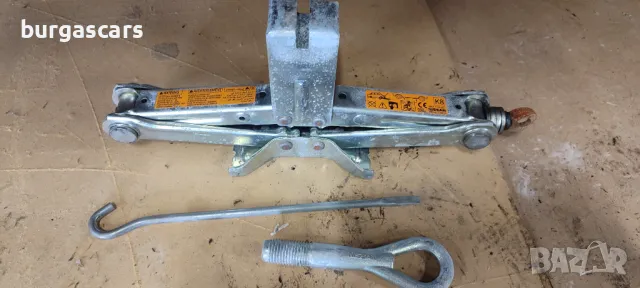 Крик кука за теглене Nissan Murano Z50 - 40лв, снимка 2 - Части - 49010084