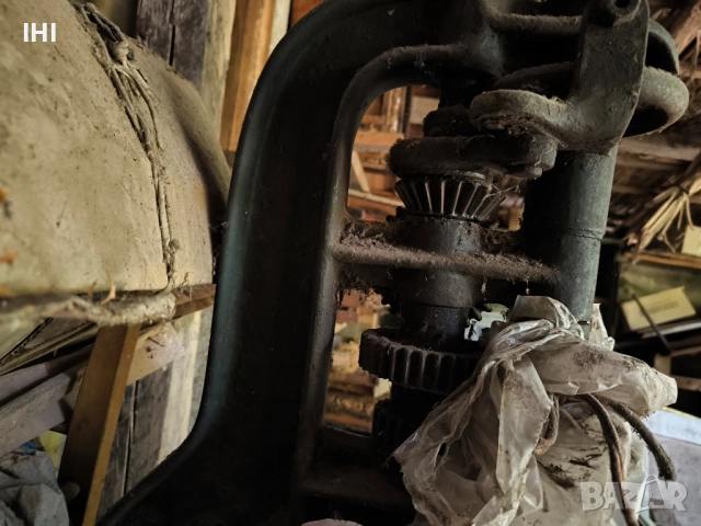 Стара ръчна настолна бормашина в много добро състояние., снимка 2 - Бормашини - 52336444