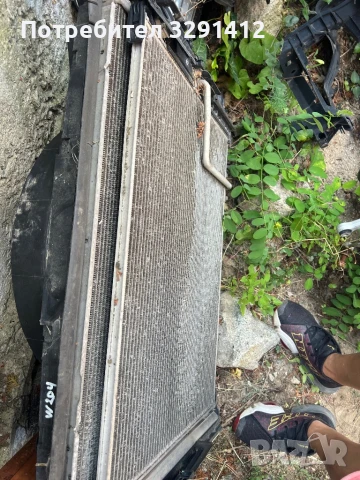 Оригинални радиатори Mercedes w204 220Cdi, снимка 2 - Части - 50828420