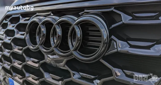 Предна емблема Audi 263 мм – Черен гланц,Ауди А4, снимка 2 - Аксесоари и консумативи - 55803045