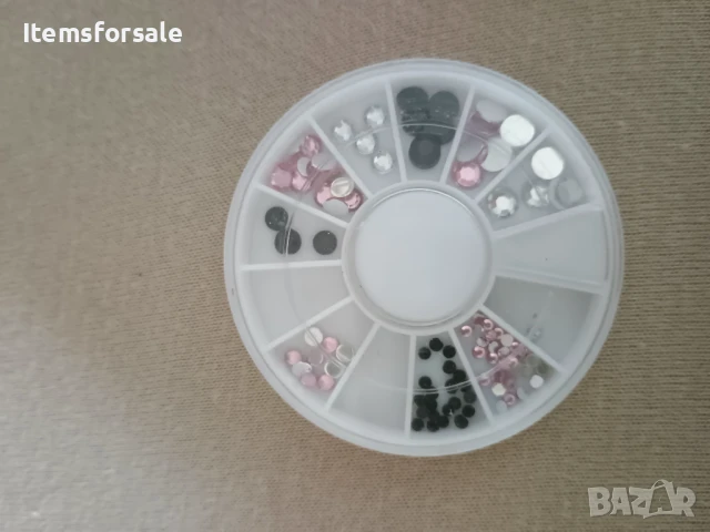 Продавам гелово лепило, камъчета и стикери за нокти., снимка 6 - Маникюр и педикюр - 51215643