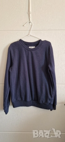 Детска блуза с дълъг ръкав  размер: 128/134 материя: плътен памук цвят: тъмно синьо без забележки