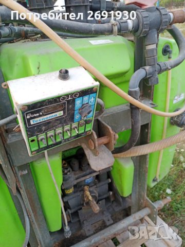 Tecnoma Френска пръскачка за трактор 1м3, снимка 2 - Селскостопанска техника - 42090844