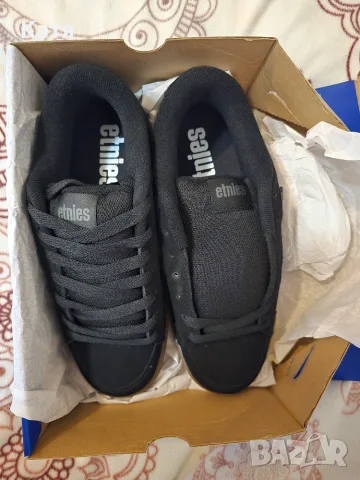 НОВИ дамски кецове Etnies, 39 номер, снимка 2 - Кецове - 56281709