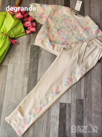 Дамски комплект на цветя , снимка 2 - Спортни екипи - 51098448