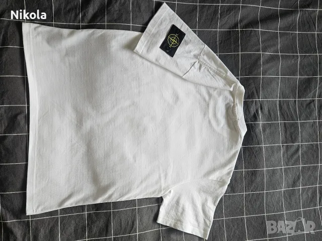 Бяла Тениска Stone Island с Пач на Ръкава (Размер M), снимка 4 - Тениски - 55826363