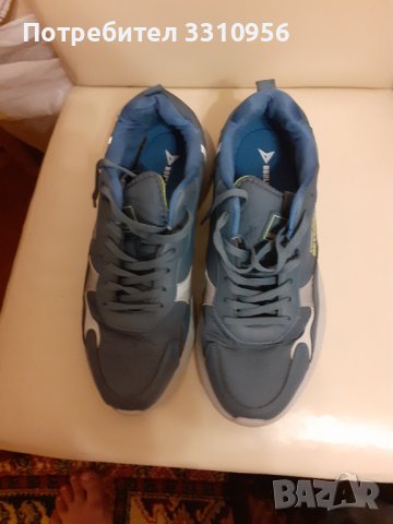 Продавам    ..нови  кожени  маратонки