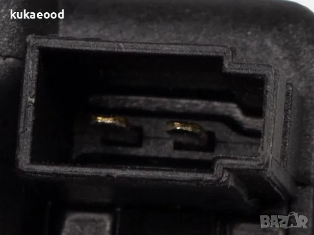 Мотор за заключване на резервоар за Opel Astra H, снимка 3 - Части - 49060405