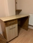 Продавам използвано бюро , снимка 1