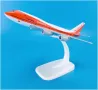 Бойнг 747 самолет модел макет Avianca метален черна кутия пътници на борда, снимка 1