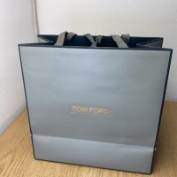 Автентична бутикова Tom Ford подаръчна торба 31 x 26 cm gift bag TF , снимка 6 - Други - 42064560