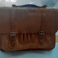 Много качествена и красива мъжка чанта от много дебела кожа, снимка 1 - Антикварни и старинни предмети - 37714893