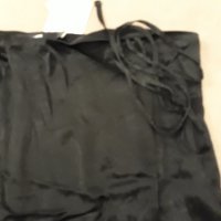 Черна къса секси пола сатен, чисто нова с нейно коланче, с цип, снимка 8 - Поли - 39217840
