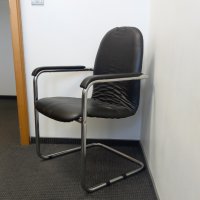 Стол изкуствена кожа  - 11 бр, снимка 2 - Столове за офис - 42201017