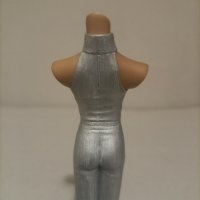 Прекрасна винтаж статуетка:най новото нещо,последни неща"Модна витрина"SILVER LADY,СРЕБЪРНА ДАМА., снимка 8 - Статуетки - 43662536