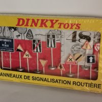 #593 French Dinky Atlas Динки Атлас Road Signs К-кт Пътни Знаци Нови В кутия , снимка 2 - Коли, камиони, мотори, писти - 35230709