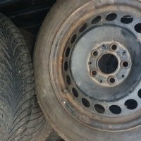 Зимни гуми с джанти за Мерцедес 195/65-15 на 2 зими 6мм., снимка 2 - Гуми и джанти - 30656632