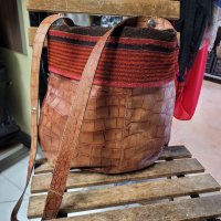 FERRO MODA естествена кожа чанта,красив десен,дълга дръжка, снимка 1 - Чанти - 38985776
